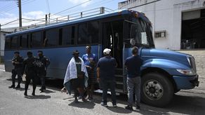 Secuestran a 31 migrantes que iban en autobús en el norte de México  