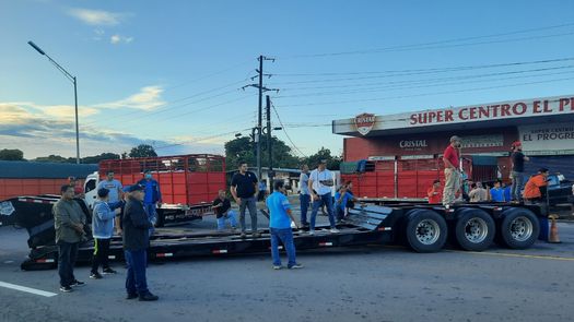Transportistas de carga cierran vías en Chiriquí