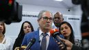 El ministro de Salud (MINSA), Fernando Boyd Galindo, señaló que la ampliación de horarios en las instalaciones del Ministerio de Salud (Minsa) no será inmediata, pese a su reciente aprobación legislativa, ya que requiere un análisis técnico y presupuestario previo. El ministro de Salud (MINSA), Fernando Boyd Galindo, señaló que la ampliación de horarios en las instalaciones del Ministerio de Salud (Minsa) no será inmediata, pese a su reciente aprobación legislativa, ya que requiere un análisis técnico y presupuestario previo.