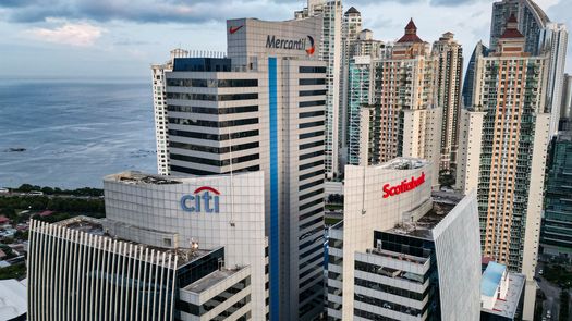 Moodys ha decidido mantener el grado de inversión a Panamá, informó este jueves el presidente panameño, José Raúl Mulino, que tildó como alentadora esta medida porque aúpa la llegada de más inversión extranjera. Moodys ha decidido mantener el grado de inversión a Panamá, informó este jueves el presidente panameño, José Raúl Mulino, que tildó como alentadora esta medida porque aúpa la llegada de más inversión extranjera.