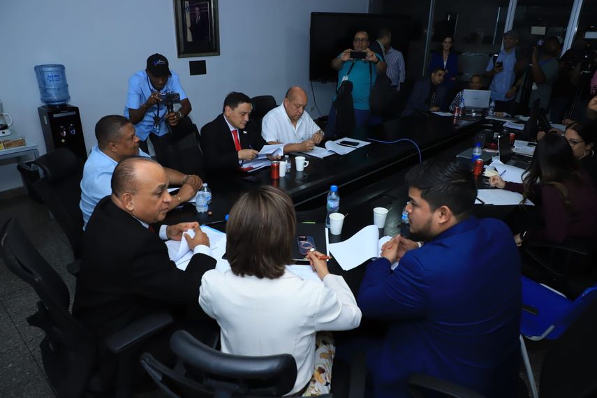 La Comisión de Salud de la Asamblea Nacional, dio por cerrado el proceso de consultas ciudadanas sobre la CSS. La Comisión de Salud de la Asamblea Nacional, dio por cerrado el proceso de consultas ciudadanas sobre la CSS.