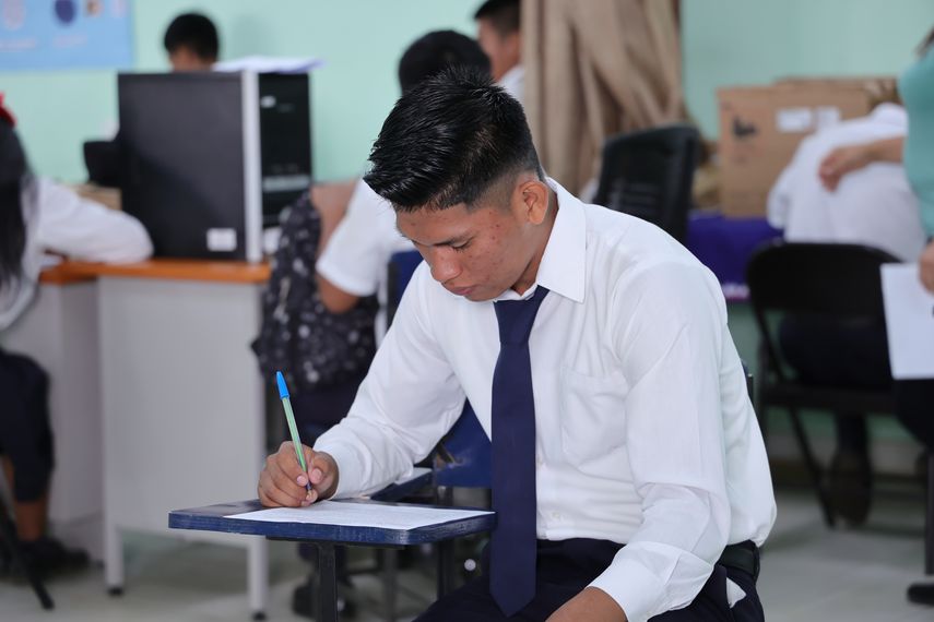 Meduca y la Fundación Emprendamos firman convenio