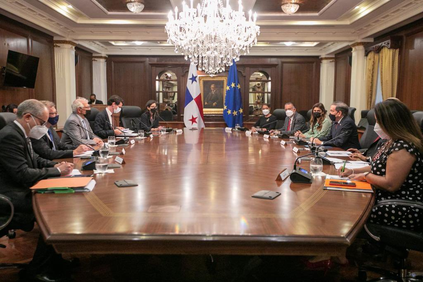 Hoy recibí a Josep Borrell, alto representante de la Unión Europea para Asuntos Exteriores y Política de Seguridad, y a su equipo de trabajo, indicó el presidente Laurentino Nito Cortizo.