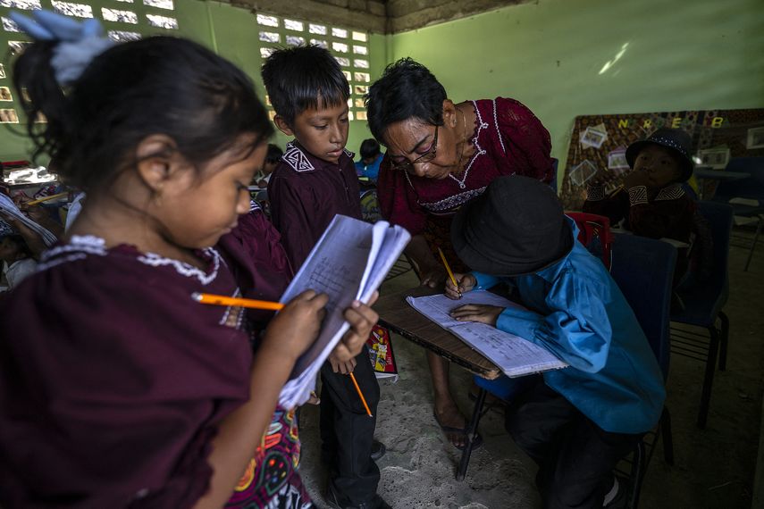 El gobierno cree que Cartí Sugdupu será tragada por el mar hacia el año 2050. El gobierno cree que Cartí Sugdupu será tragada por el mar hacia el año 2050.