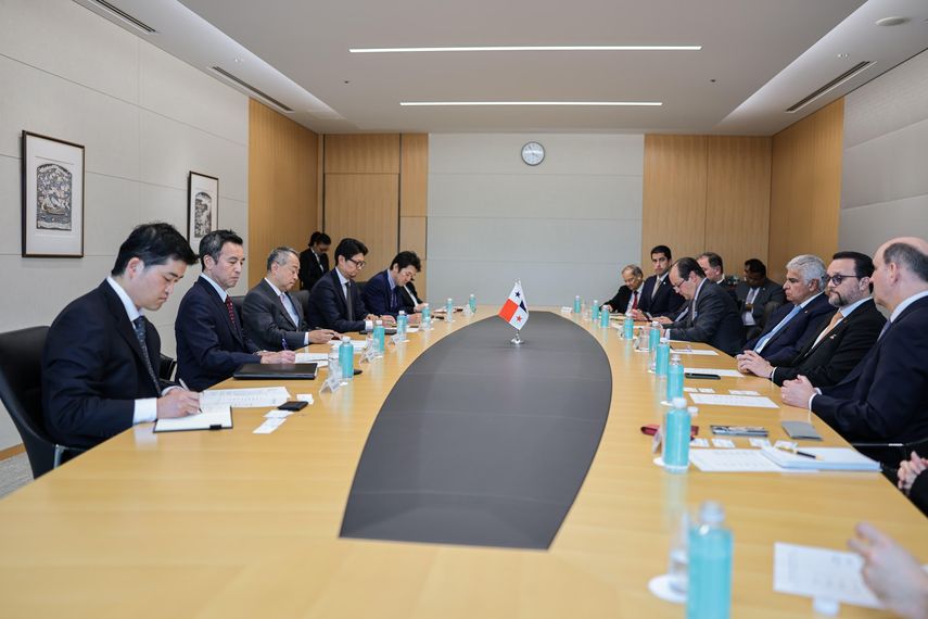 Mulino busca en Japón financiamiento para tren Panamá–David y obras de infraestructura