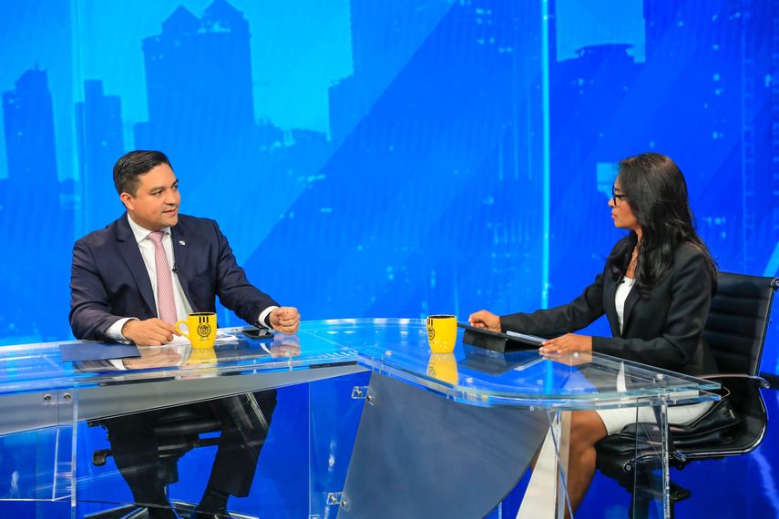 El cierre del año 2023, se vislumbra con la reducción de la relación Deuda/PIB a un 55.5%, un índice que se ubica por debajo de otros países comparables, según el MEF. El cierre del año 2023, se vislumbra con la reducción de la relación Deuda/PIB a un 55.5%, un índice que se ubica por debajo de otros países comparables, según el MEF.