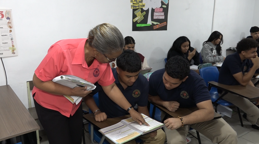 Estudiantes se preparan para competir en el nuevo programa Debate Z de ECO
