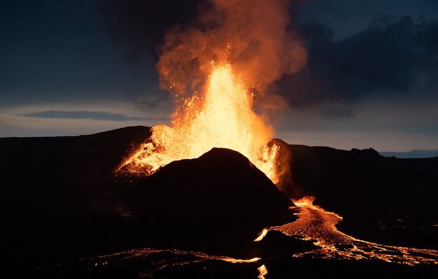 Erupción volcánica cerca de la capital de Islandia