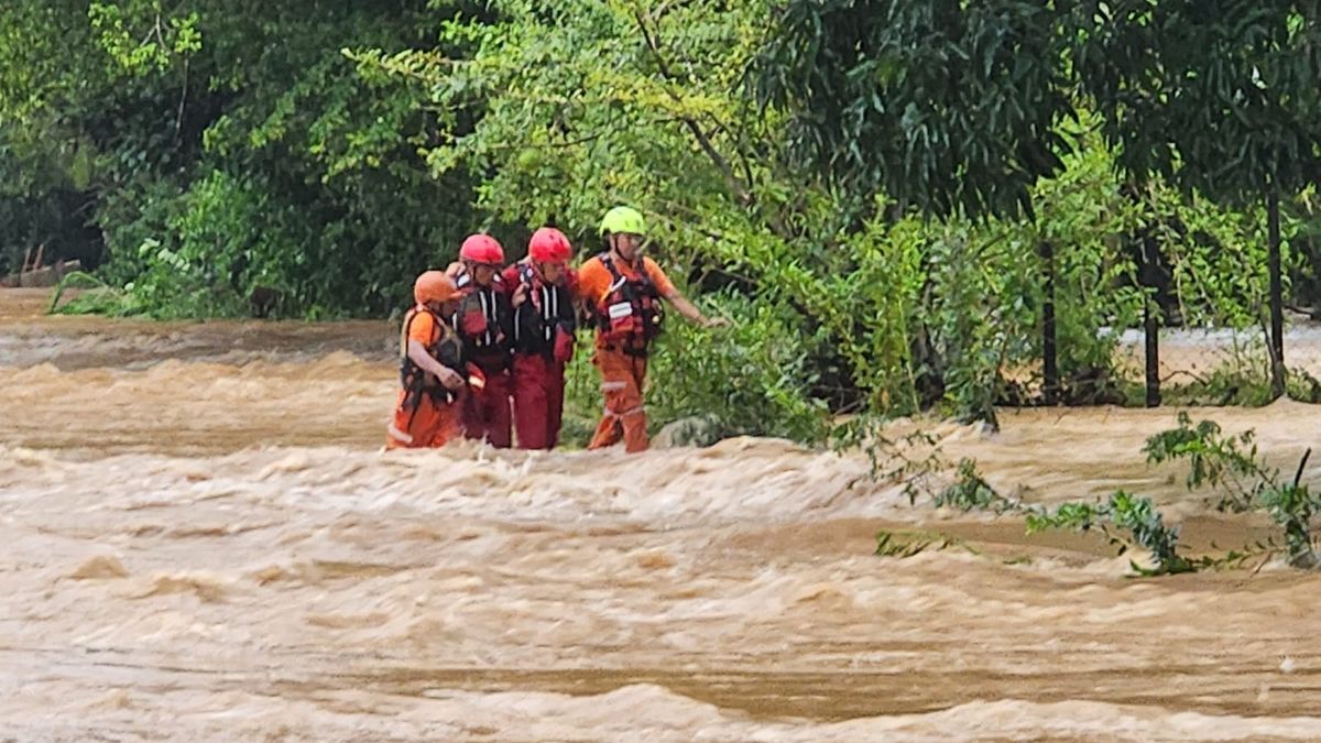 Dos estudiantes fallecen por cabeza de agua. Suspenden clases en la comarca Ngäbe-Buglé Dos estudiantes fallecen por cabeza de agua. Suspenden clases en la comarca Ngäbe-Buglé