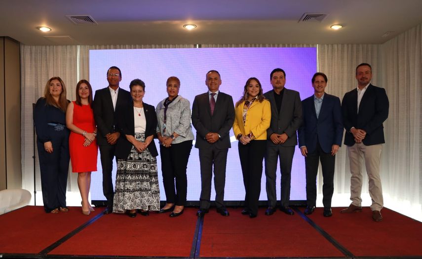 Como parte del compromiso de Microserfin, entidad de la Fundación Microfinanzas BBVA, por el empoderamiento de la mujer microempresaria, surge “Escala Mujer” una innovadora oferta que integra formación, financiación, protección. Como parte del compromiso de Microserfin, entidad de la Fundación Microfinanzas BBVA, por el empoderamiento de la mujer microempresaria, surge “Escala Mujer” una innovadora oferta que integra formación, financiación, protección.