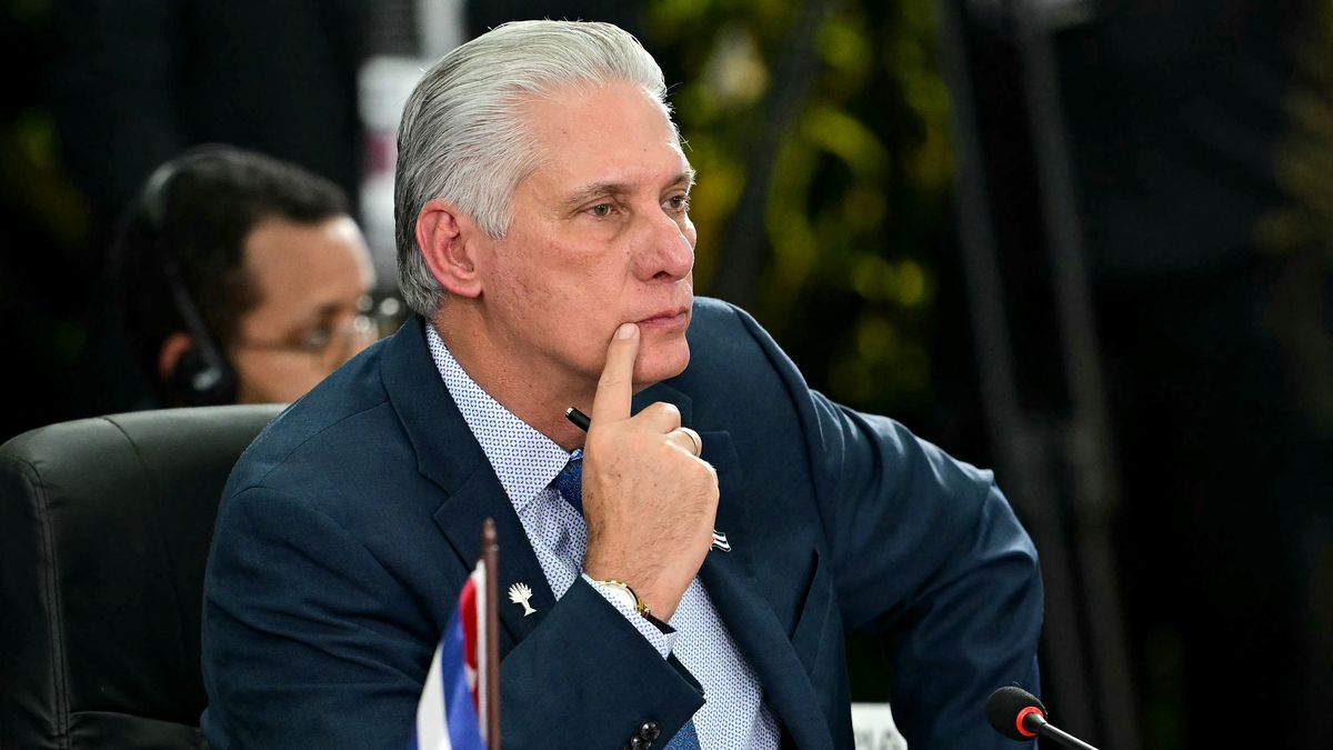 Nadie nos dicta qué hacer, respondió este domingo el presidente de Cuba, Miguel Díaz-Canel, al mandatario estadounidense, Donald Trump, quien instó a la isla alcanzar un acuerdo antes de que sea demasiado tarde. Nadie nos dicta qué hacer, respondió este domingo el presidente de Cuba, Miguel Díaz-Canel, al mandatario estadounidense, Donald Trump, quien instó a la isla alcanzar un acuerdo antes de que sea demasiado tarde.