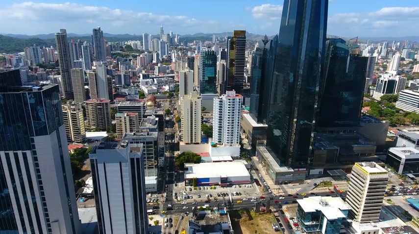 Carlos Araúz: Gastos de la clase política no se justifican