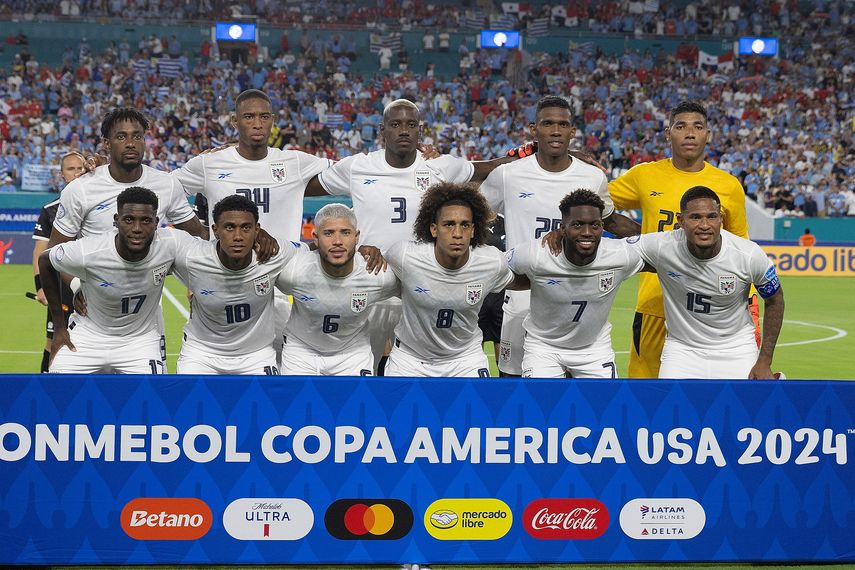 El seleccionador de Panamá, el hispano-danés Thomas Christiansen, sostuvo este domingo que los Canaleros deberán enfrentarse a Bolivia en la Copa América como si la última fecha del grupo C fuera un partido decisivo para clasificar a un mundial de fútbol. El seleccionador de Panamá, el hispano-danés Thomas Christiansen, sostuvo este domingo que los Canaleros deberán enfrentarse a Bolivia en la Copa América como si la última fecha del grupo C fuera un partido decisivo para clasificar a un mundial de fútbol.