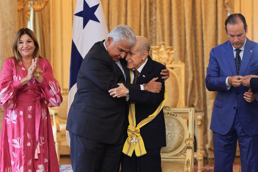 Mulino condecora a Luis Horacio Moreno por su liderazgo empresarial