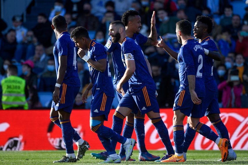 El Real Madrid (1º) venció 2-1 en su visita al Celta de Vigo (11º) el sábado para acercarse más al título, mientras que el Atlético logró doblegar 4-1 al Deportivo Alavés (20º) y se afianza en puestos Champions.