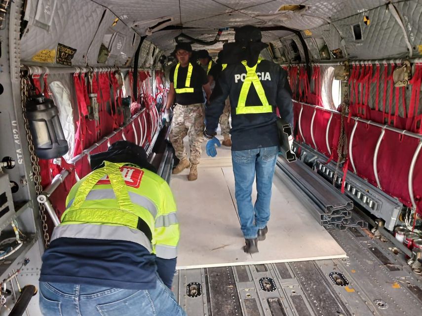 Más de 60 comunidades y aproximadamente 11 mil personas de la Comarca Ngäbe Buglé serán beneficiadas con la asistencia humanitaria del “Ejercicio Humanitario Mercurio VI”. Más de 60 comunidades y aproximadamente 11 mil personas de la Comarca Ngäbe Buglé serán beneficiadas con la asistencia humanitaria del “Ejercicio Humanitario Mercurio VI”.