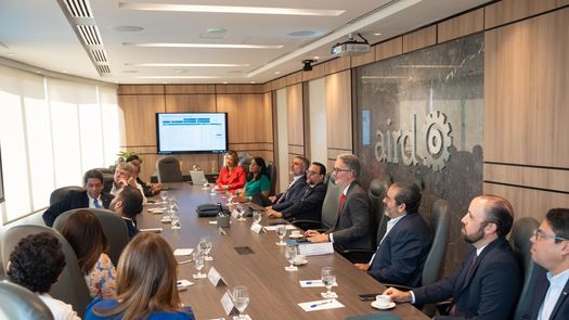 El ministro de Comercio e Industrias de Panamá, Julio Moltó, encabezó en Santo Domingo una jornada de promoción económica ante los principales empresarios dominicanos, organizada por la Asociación de Industrias de la República Dominicana (AIRD), con el objetivo de mostrar las oportunidades de inversión y fortalecer la cooperación económica entre ambos países. El ministro de Comercio e Industrias de Panamá, Julio Moltó, encabezó en Santo Domingo una jornada de promoción económica ante los principales empresarios dominicanos, organizada por la Asociación de Industrias de la República Dominicana (AIRD), con el objetivo de mostrar las oportunidades de inversión y fortalecer la cooperación económica entre ambos países.