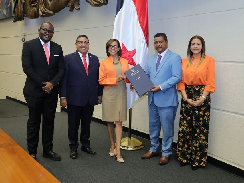 La Asamblea Nacional aprobó la iniciativa de manera unánime. La Asamblea Nacional aprobó la iniciativa de manera unánime.