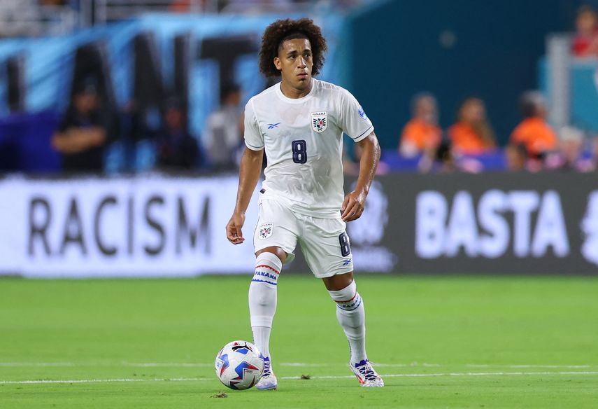 Adalberto Carrasquilla nominado a Jugador del Año en Concacaf Awards. Adalberto Carrasquilla nominado a Jugador del Año en Concacaf Awards.