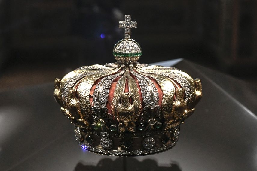 Las joyas de la Corona del Louvre: ocho minutos de un espectacular robo
