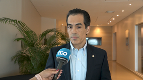 Representantes de la empresa privada realizan observaciones.