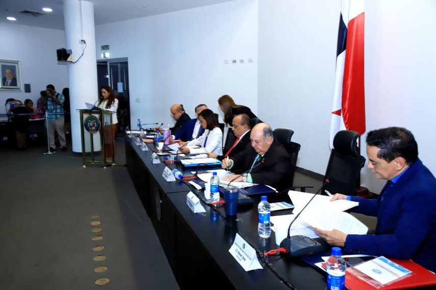 Continúa discusión de propuestas de reformas a la CSS en la Asamblea