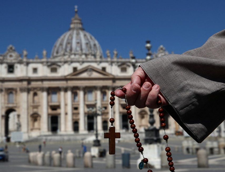 Vaticano pide seis años de prisión para sacerdote por violaciones a un menor