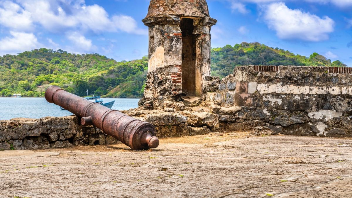 Inundaciones afectan el Fuerte de San Jerónimo, patrimonio mundial de la UNESCO en Portobelo Inundaciones afectan el Fuerte de San Jerónimo, patrimonio mundial de la UNESCO en Portobelo