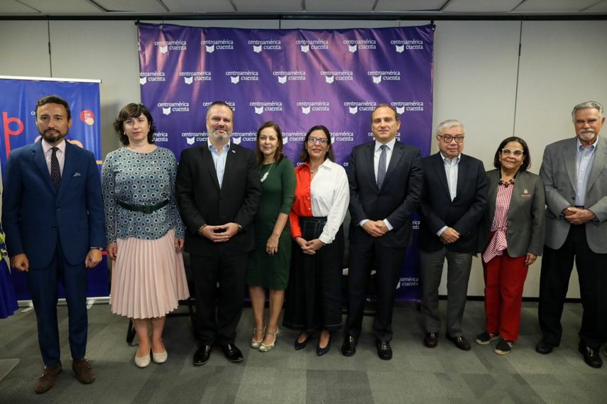 El festival literario "Centroamérica Cuenta" se llevará a cabo entre el 22 y el 26 de mayo próximo en ciudad de Panamá. El festival literario "Centroamérica Cuenta" se llevará a cabo entre el 22 y el 26 de mayo próximo en ciudad de Panamá.