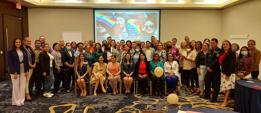 Defensoría capacita a servidores en temas de VIH