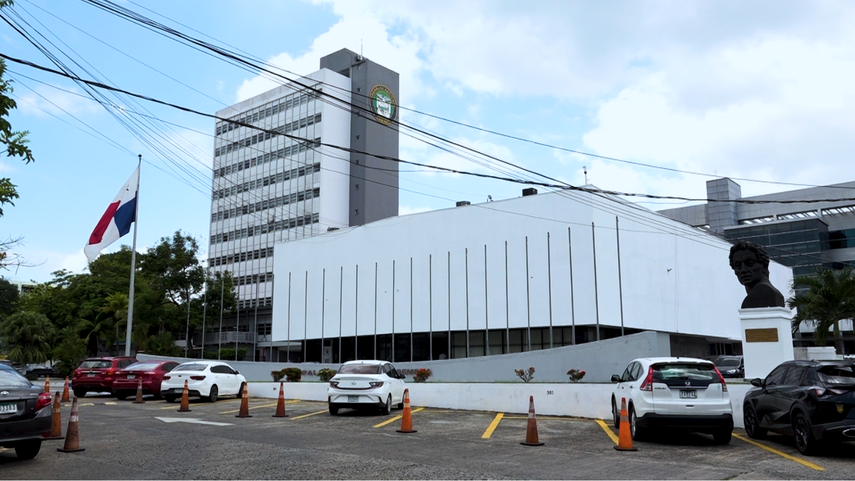 Diputados han gastado más de 100 mil dólares de fondos públicos en los viajes al exterior