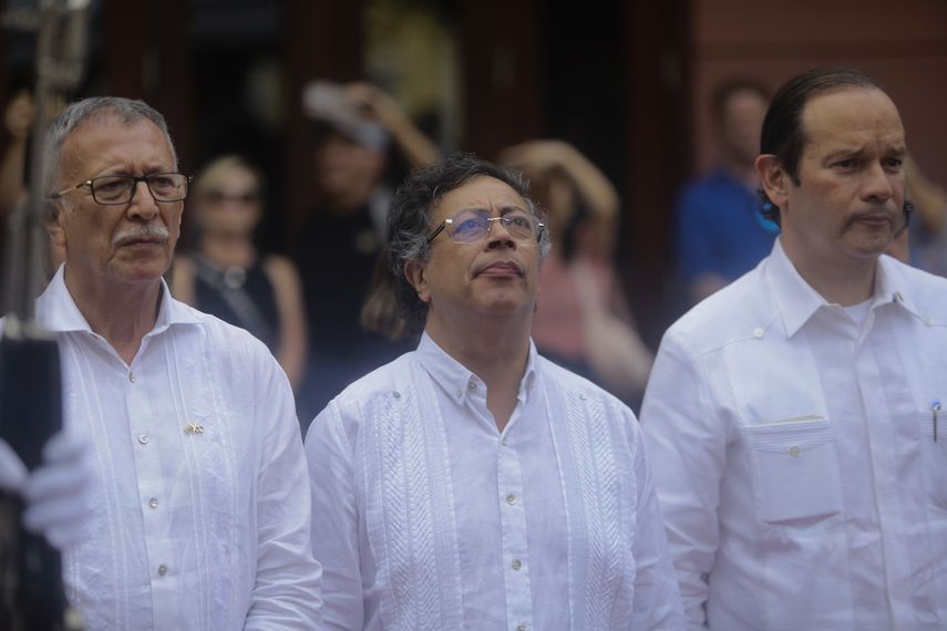 El presidente de Colombia, Gustavo Petro, cumplirá este sábado su viaje varias veces anunciado de visitar en el Caribe de Panamá, uno de los lugares donde se cree que hay fosas comunes de colombianos caídos en la Guerra de los Mil Días (1899-1902). El presidente de Colombia, Gustavo Petro, cumplirá este sábado su viaje varias veces anunciado de visitar en el Caribe de Panamá, uno de los lugares donde se cree que hay fosas comunes de colombianos caídos en la Guerra de los Mil Días (1899-1902).