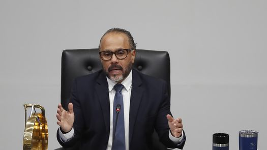 El presidente de la Asamblea Legislativa de El Salvador por el partido gobernante, Ernesto Castro. EFE El presidente de la Asamblea Legislativa de El Salvador por el partido gobernante, Ernesto Castro. EFE