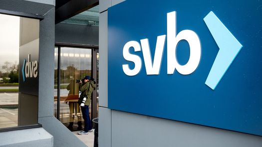 Reguladores de EEUU admiten parte de culpa en quiebra de bancos