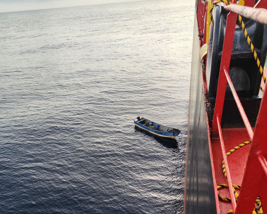 Rescatan a dos panameños tras ocho días a la deriva en el Pacífico