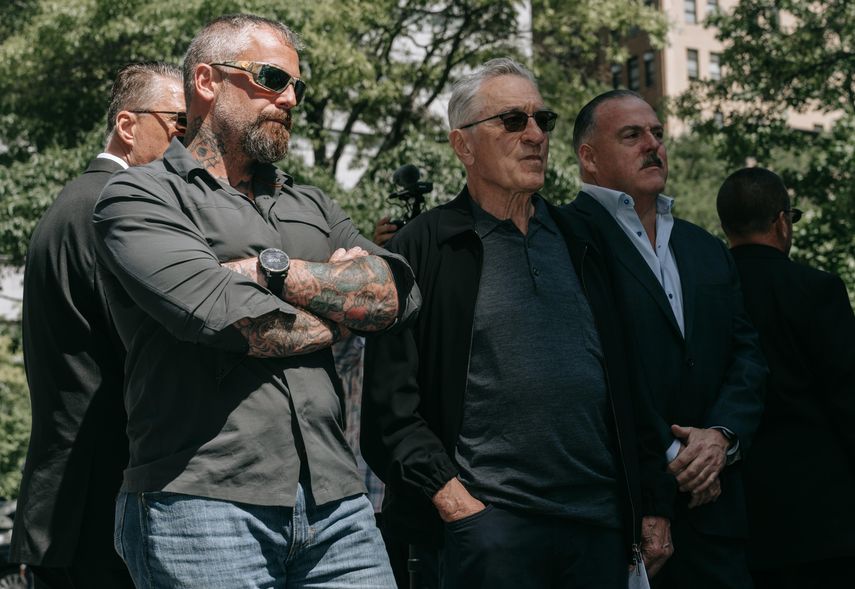 El actor Robert De Niro calificó este martes al magnate republicano Donald Trump de "payaso" peligroso para la democracia, en un discurso pronunciado frente al tribunal de Nueva York donde está siendo juzgado el expresidente estadounidense. El actor Robert De Niro calificó este martes al magnate republicano Donald Trump de "payaso" peligroso para la democracia, en un discurso pronunciado frente al tribunal de Nueva York donde está siendo juzgado el expresidente estadounidense.