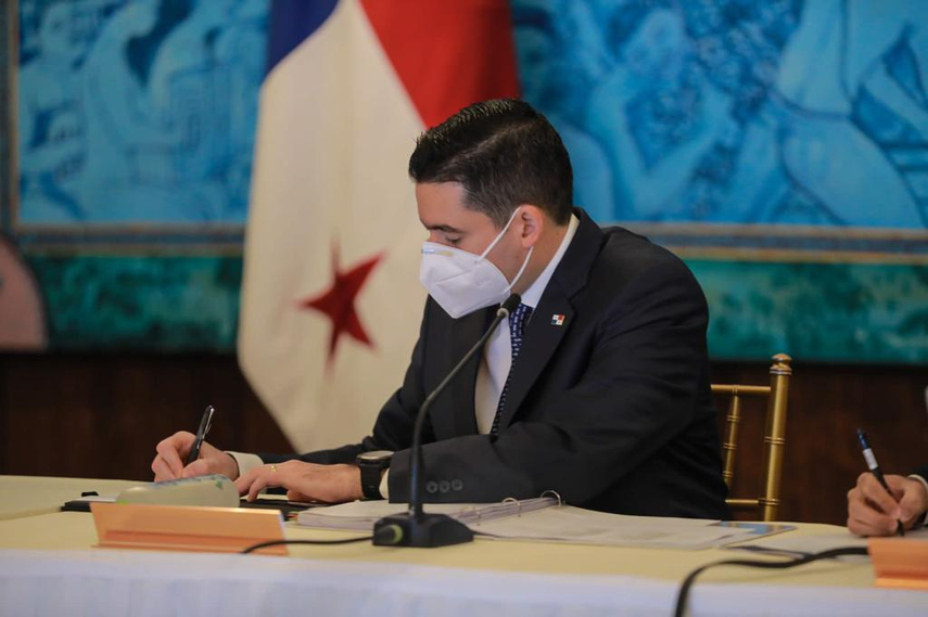 José Gabriel Carrizo en representación del Gobierno Nacional anunció que este martes 12 de abril, las empresas interesadas deberán presentar sus propuestas