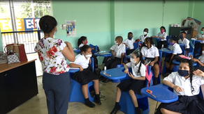 Estudiantes de primaria con deficiencias en comprensión lectora y escritura