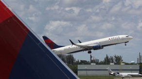 Termina apagón informático de Delta Airlines y se reanudan vuelos progresivamente