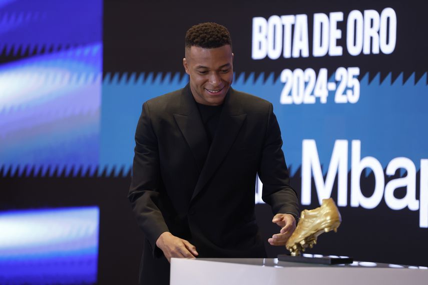 Mbappé recibe la Bota de Oro: Es imposible ganar este premio sin el equipo