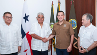 Estados Unidos (EEUU) anunció este miércoles una colaboración de tres millones de dólares a Panamá para remover desechos y escombros en la selva del Darién, un sitio Patrimonio de la Humanidad que resultó fuertemente impactado por la crisis de migrantes irregulares que la atravesaron por centenares de miles cada año entre 2021 y 2024. Estados Unidos (EEUU) anunció este miércoles una colaboración de tres millones de dólares a Panamá para remover desechos y escombros en la selva del Darién, un sitio Patrimonio de la Humanidad que resultó fuertemente impactado por la crisis de migrantes irregulares que la atravesaron por centenares de miles cada año entre 2021 y 2024.