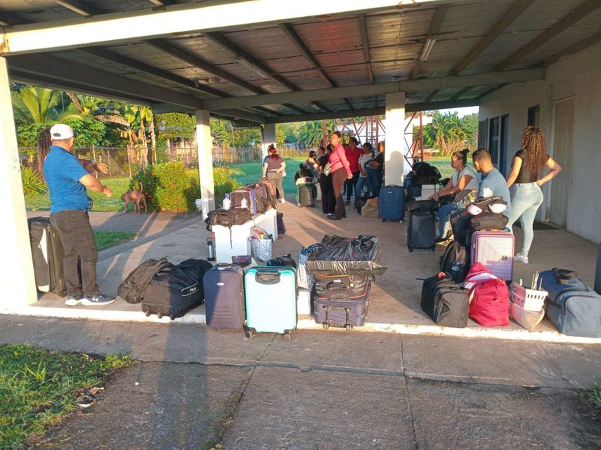 Meduca: Más de 450 docentes han sido trasladados desde las áreas de difícil acceso