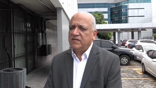 Continúa la pugna por control de Realizando Metas: ¿Martinelli debe dirigir desde asilo?