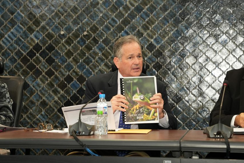 Ministro de Ambiente, Juan Carlos Navarro, asegura que la mina está cerrada