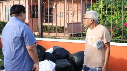 El alcalde de La Chorrera, Eloy Chong, conversó con los vecinos afectados.