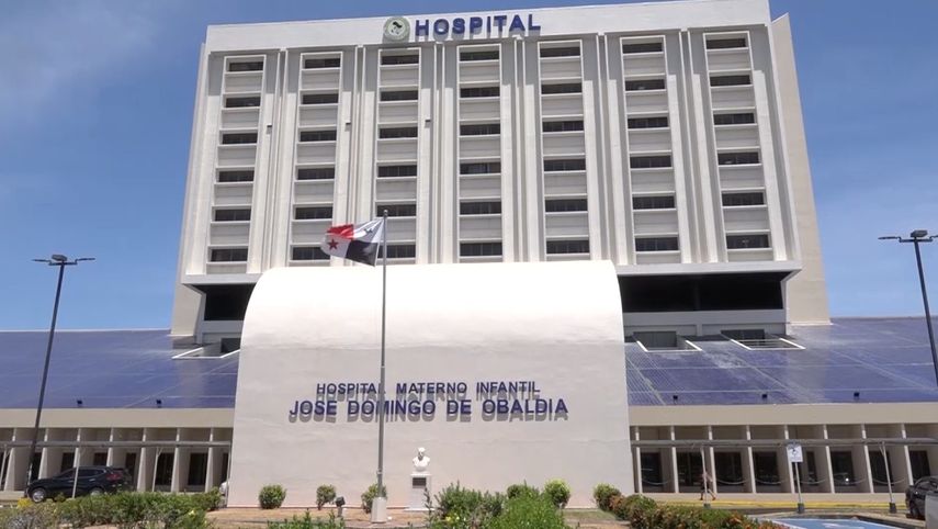 La bebé recién nacida