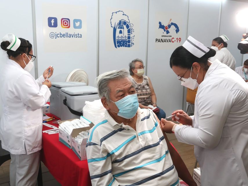 Vacuna Bivalente: Panameños acuden para vacunarse