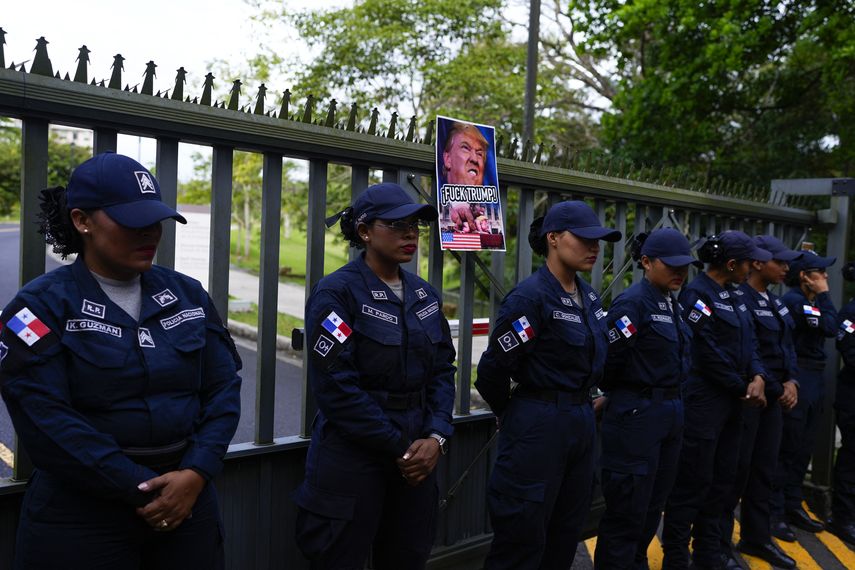 Entre provocación y realidad, Trump es de nuevo un dolor de muelas internacional