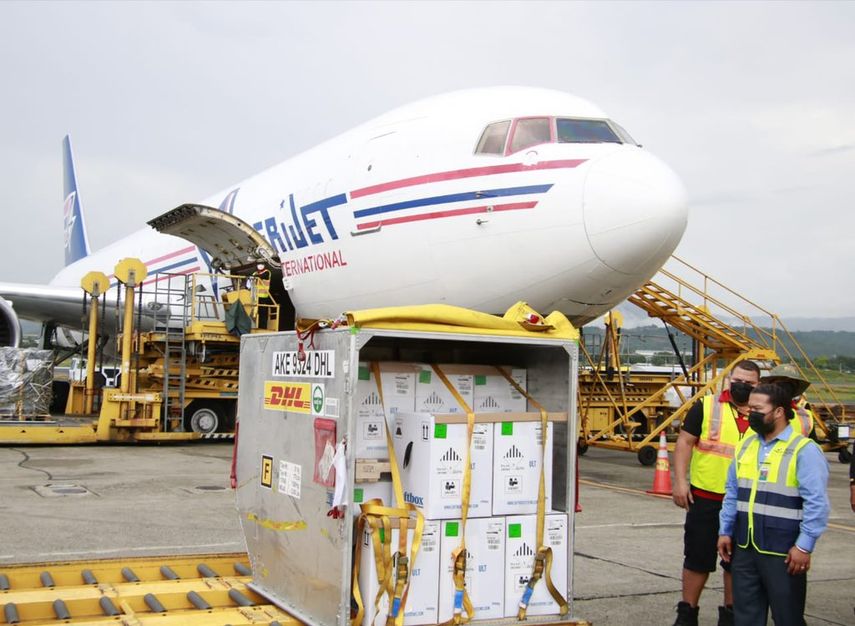 Panamá recibe lote 38° de vacunas de la farmacéutica Pfizer
