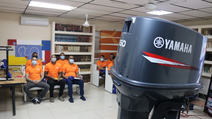 Mingob capacita a presos en motores fuera de borda